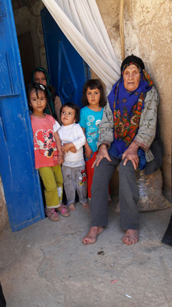 مشارکت همکاران دانشکده پرستاری و مامايی در اردوی جهادی کوهسرخ کاشمر مشارکت همکاران دانشکده پرستاری و مامايی در اردوی جهادی کوهسرخ کاشمر